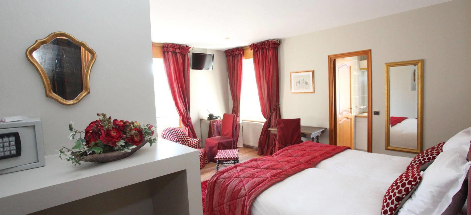 Bed and Breakfast Saint Graal à Chamant Extérieur photo