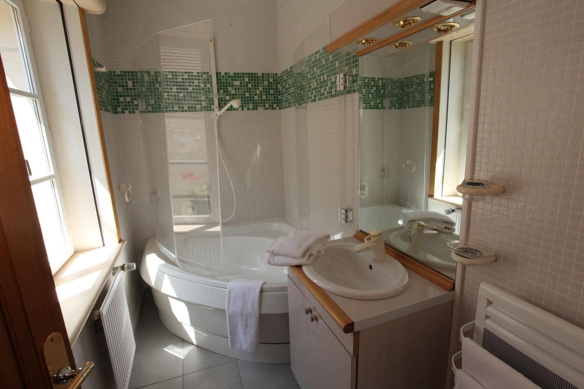 Bed and Breakfast Saint Graal à Chamant Extérieur photo