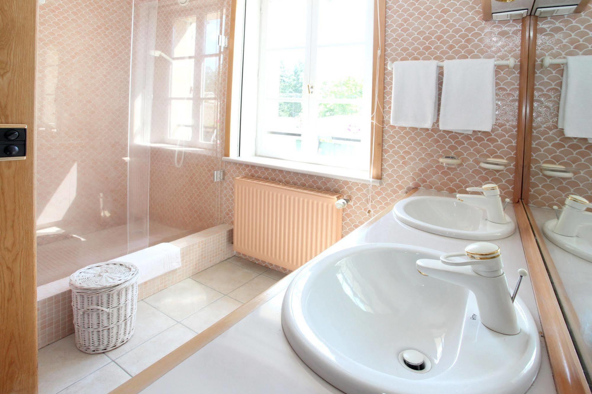Bed and Breakfast Saint Graal à Chamant Extérieur photo