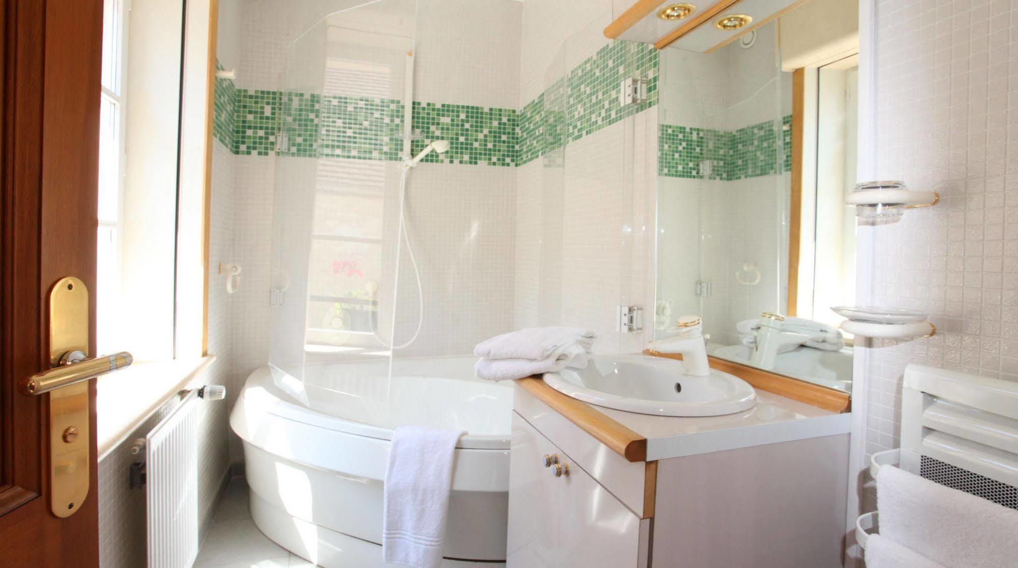 Bed and Breakfast Saint Graal à Chamant Extérieur photo